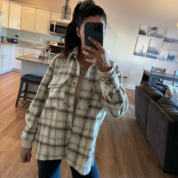 Perfect Plaid Shacket - Picture 7 of 11